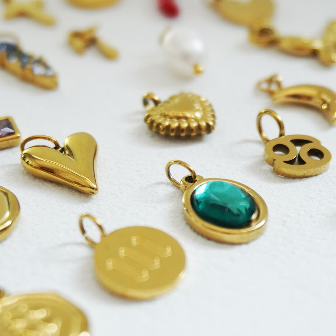 Gold Oval Birthstone Necklace