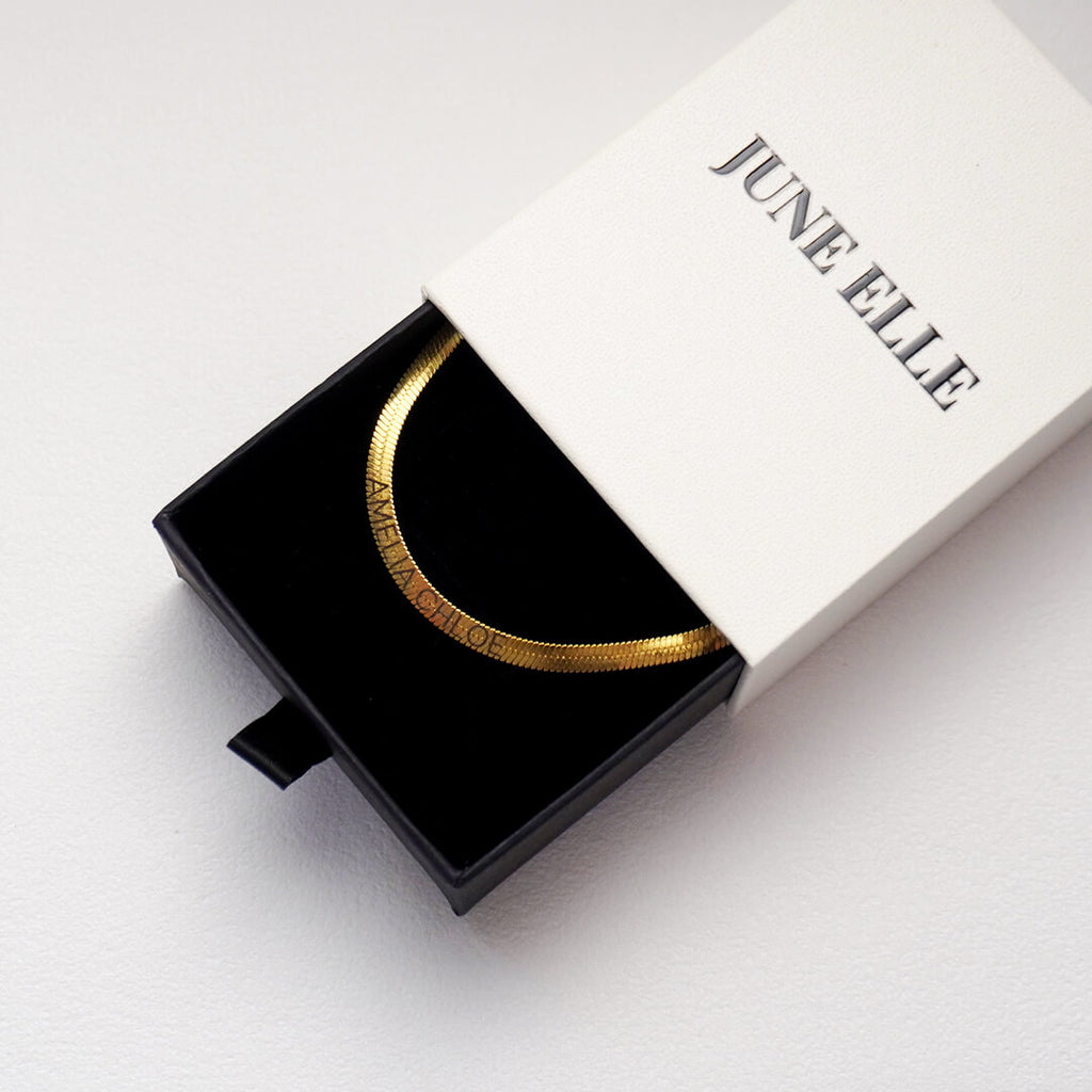 gold-herringbone-engraved-name-necklace-front-view-2